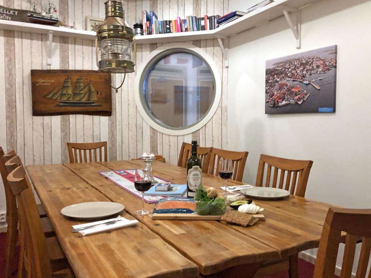 Seglarhotellet - Vandrarhem Pa Kaeringoen シャーリンヤン エクステリア 写真